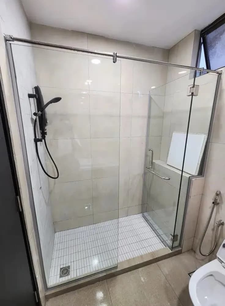Restroom Cubicle Glass