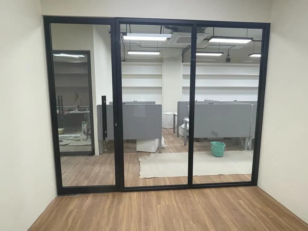 Tempered Glass Partitions