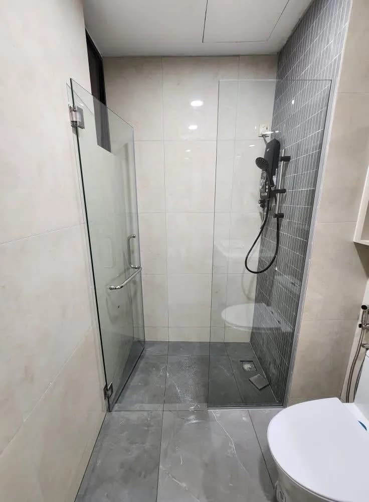 Wall-to-Wall Shower Glass Panel