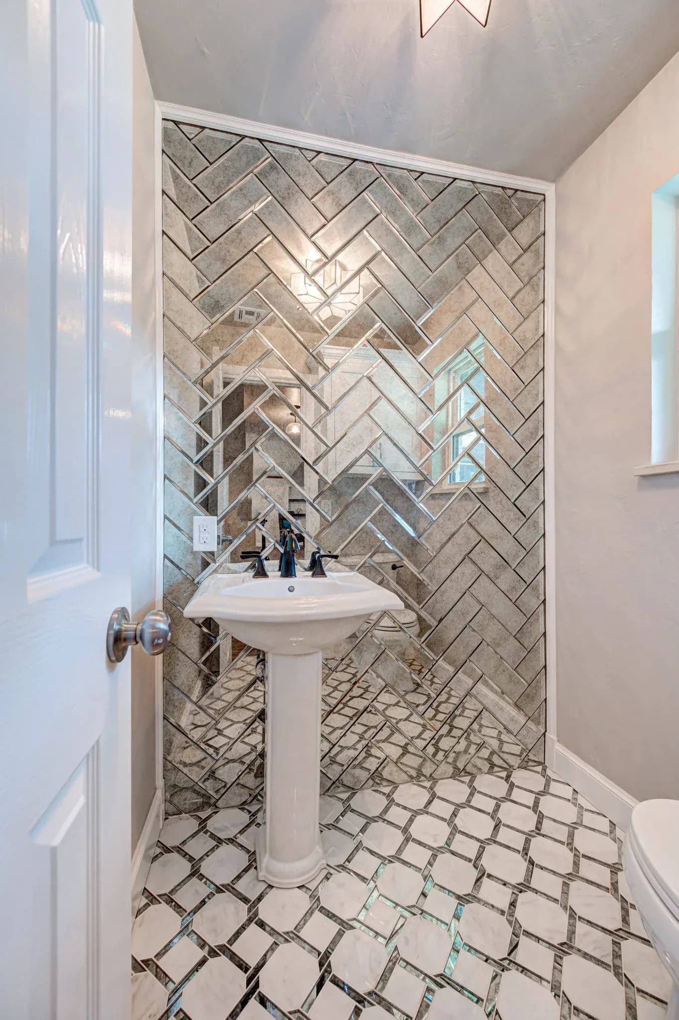 Mirrors & Glass Backsplashes