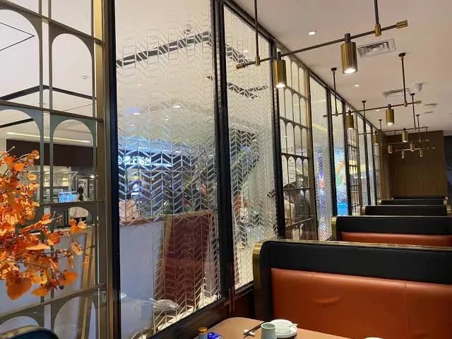 Restaurant & Café Partitions